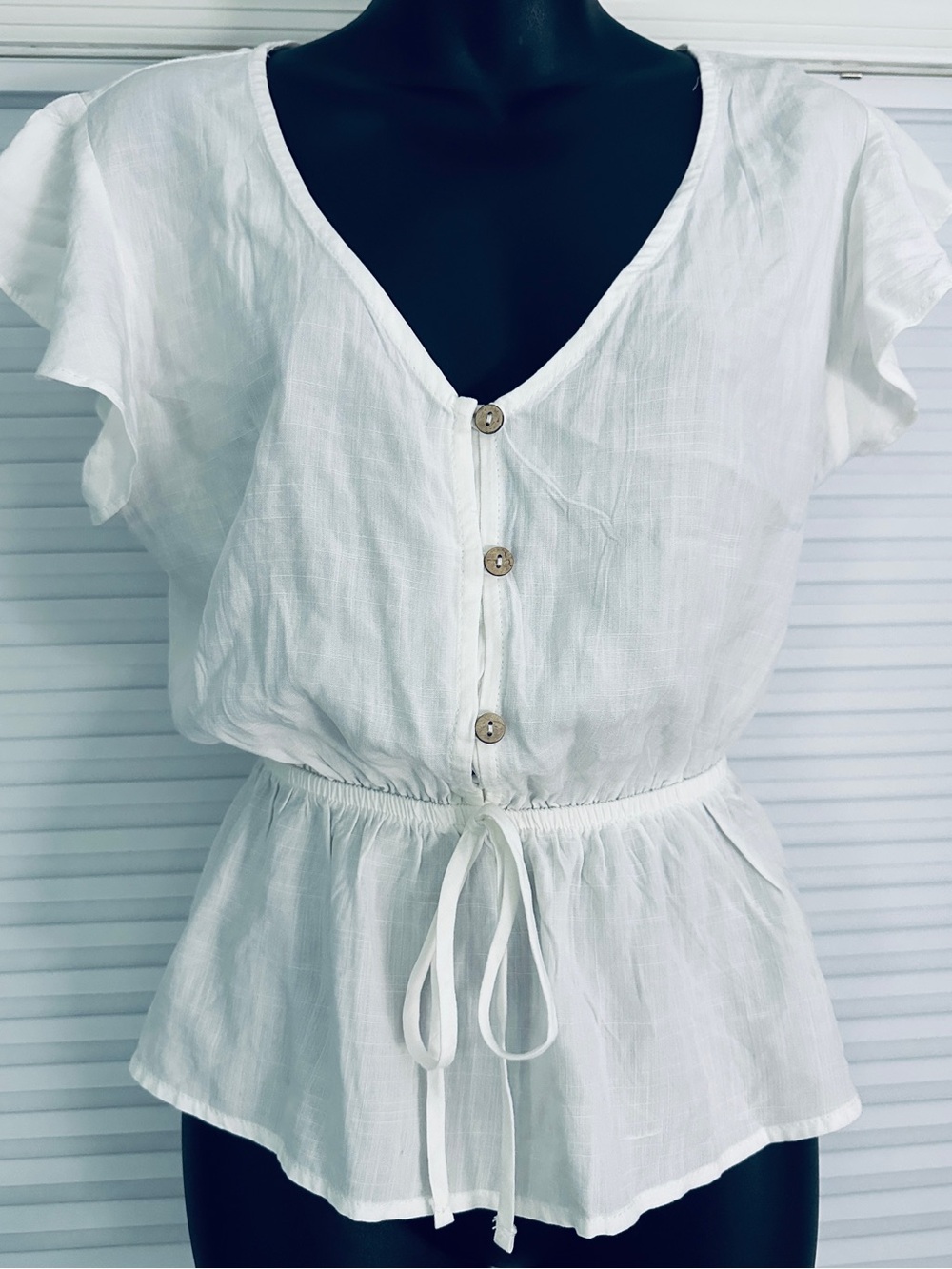 One Clothing Los Angeles Peplum Blouse Button Up Flutter Sleeves Sz S White